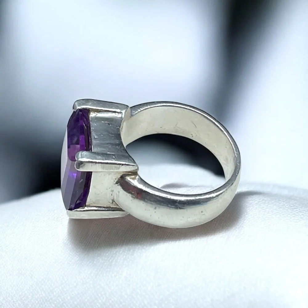 🌺Large Sterling & Purpled Stone Ring - Picture 6 of 9